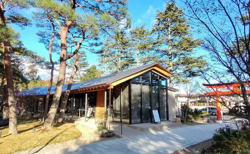 竹駒神社境内の四季を感じられるカフェです。